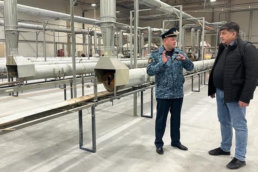 Дёшево и сердито. Композиты будут делать в исправительных колониях