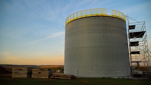 Резервуар на 2000 кубометров изготовлен методом вертикальной намотки